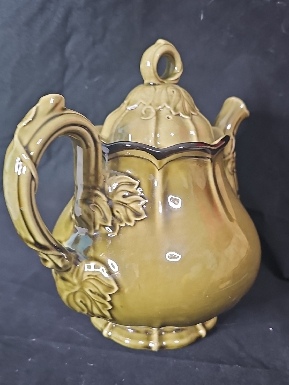 Vintage Metlox Olive Green Ceramic Teapot - Home Art - Picture 2 of 7